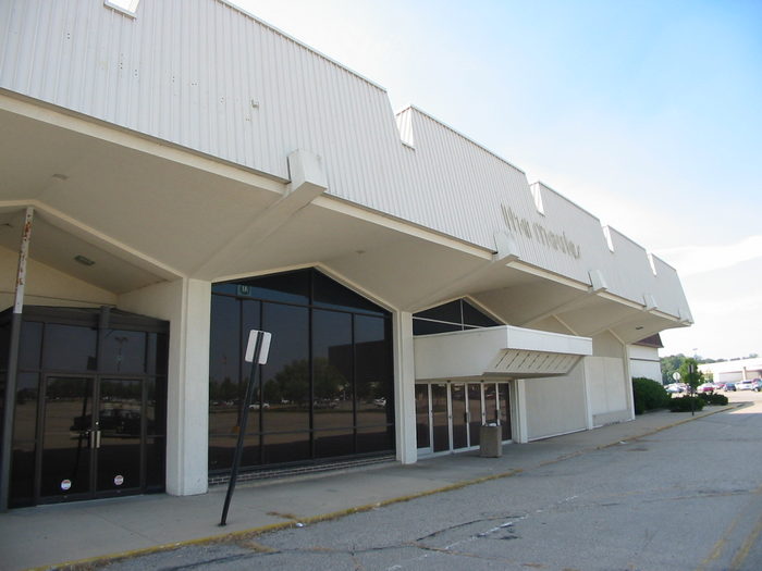 Movies at Woodland - Aug 2002 (newer photo)